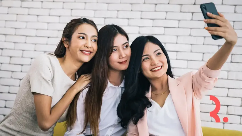 Mengadakan Kompetisi Foto atau Video